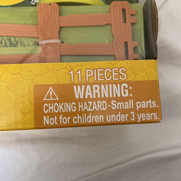 Dino Ranch play set - Picture 5 of 6